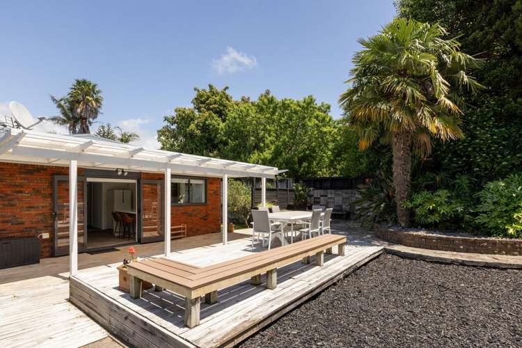 8 Highfield Crescent Brookfield_17