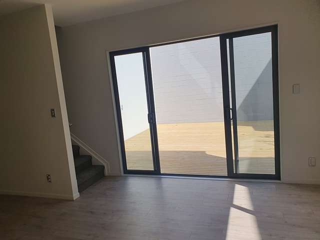 B/24 Castledine Crescent 10026_3