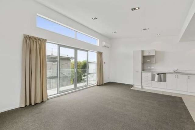 6/502 Hereford Street Linwood_2