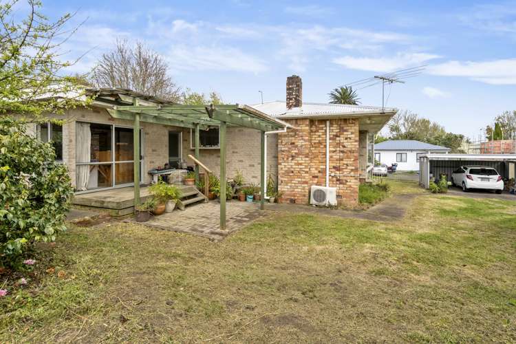 16 Essex Street Te Atatu South_15