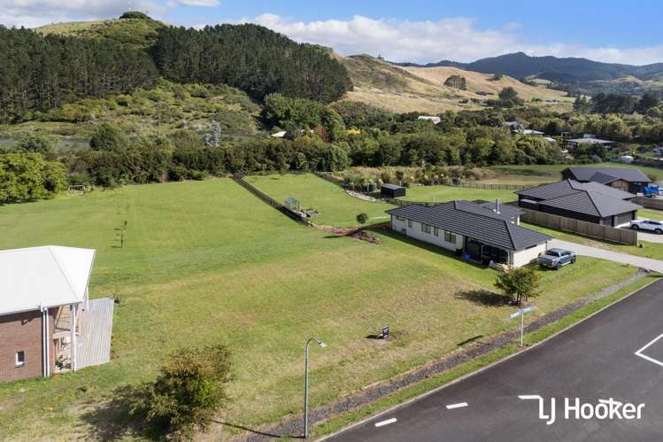 8 Blueberry Lane Waihi_10