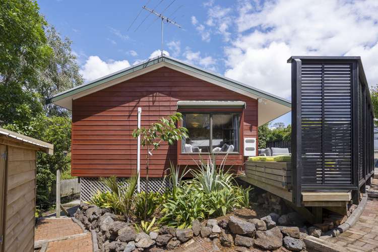 10 Woodhams Street Beach Haven_14