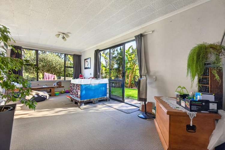 1242 East Coast Road Redvale_13