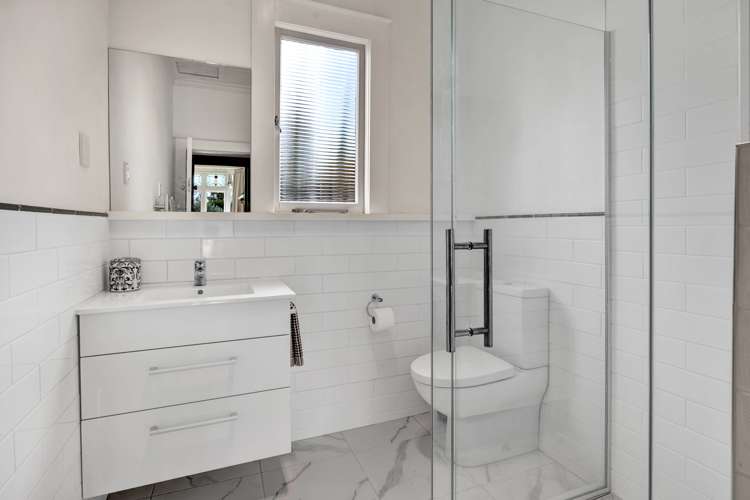 35 Cameron Street New Plymouth Central_19