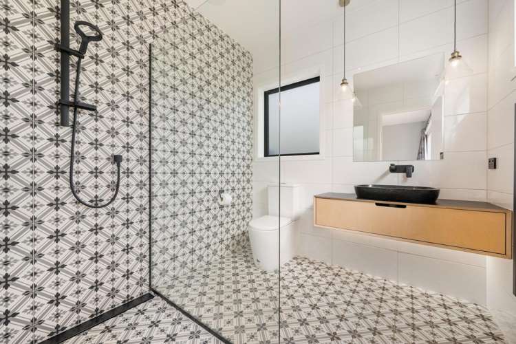 37 Pendeen Crescent Jacks Point_17