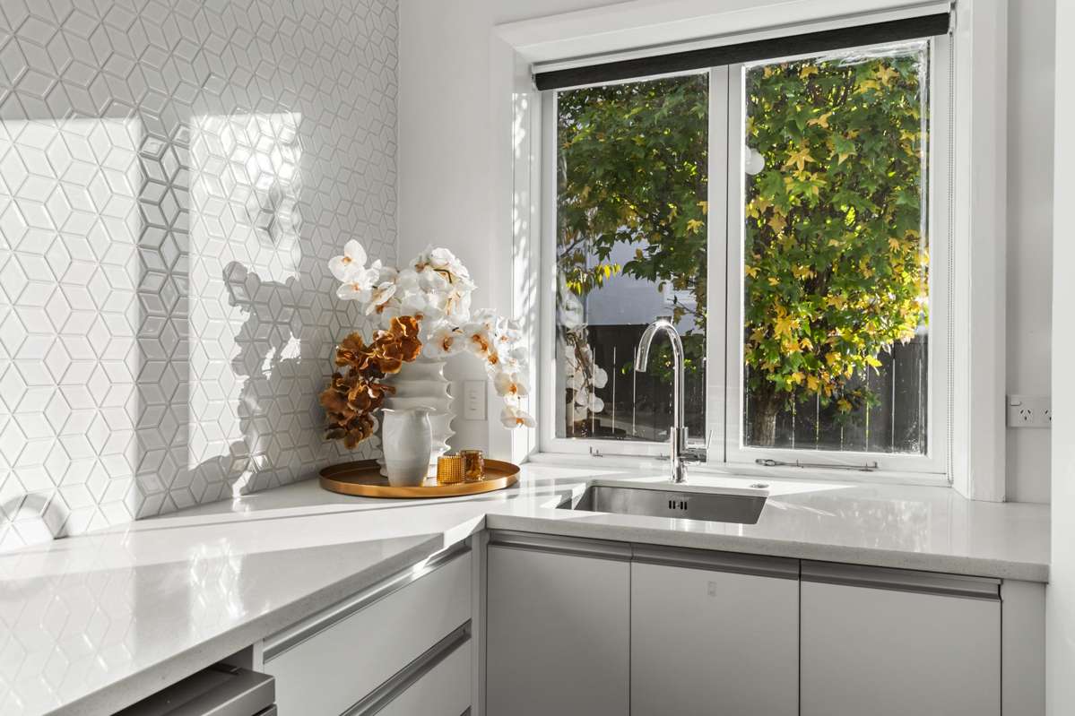 2/10 St Georges Bay Road_3