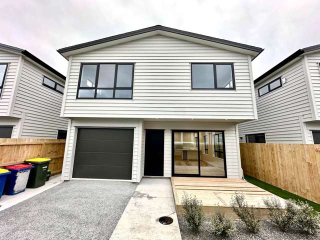 Brand new 4 bedrooms house in Massey