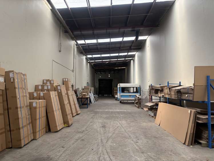 Front Unit/78 Treffers Road Wigram_4