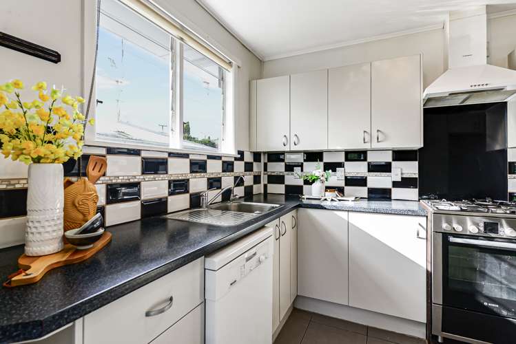 98 Storey Avenue Forest Lake_9