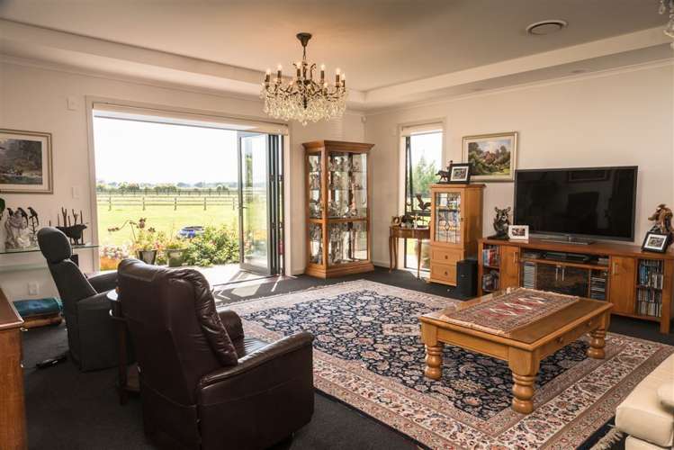 1018c Camerons Line Feilding_7