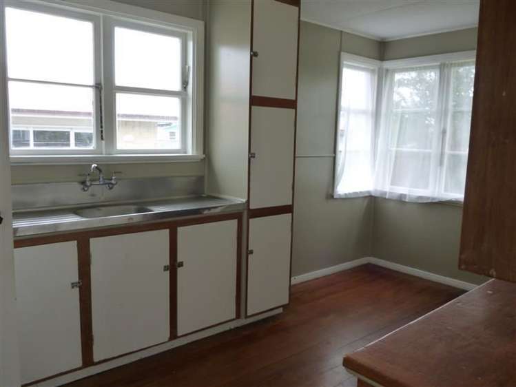 16 King Street Opunake_4