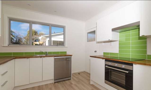 Warm & Welcoming Three Bedroom Family Home