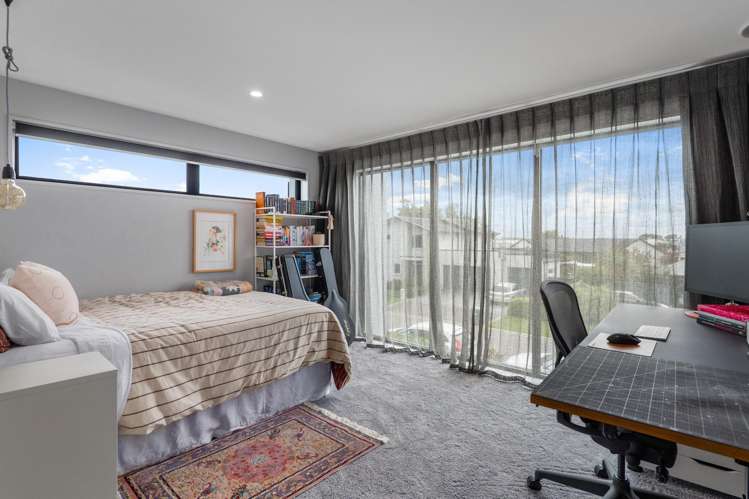 29 Carnaveron Drive Lincoln_13