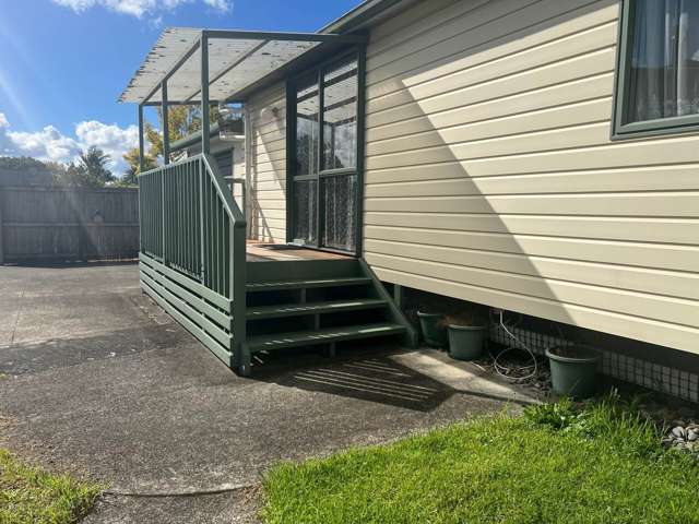 1A Clinton Avenue Te Atatu Peninsula_2