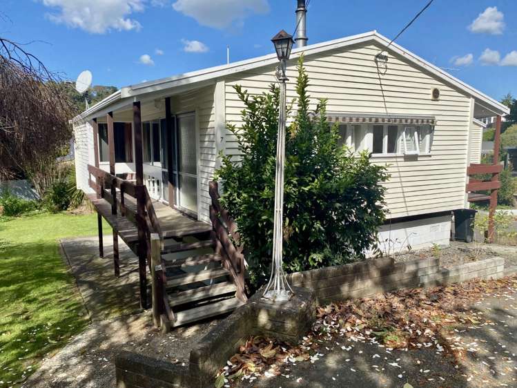 7 Puflett Road (Front) 10484_1