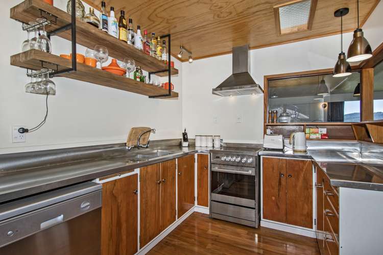 127 Riverside Drive Parahaki_13