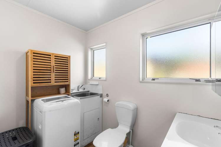 2/36A Tukuka Street 10811_7