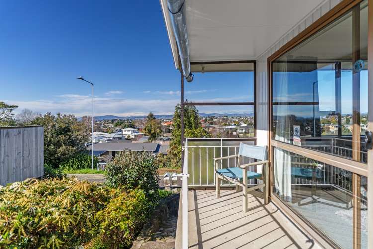 16a Highfield Crescent Brookfield_7