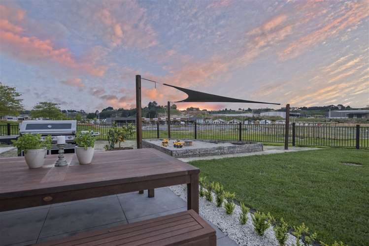 172 Lakes Boulevard Pyes Pa_18