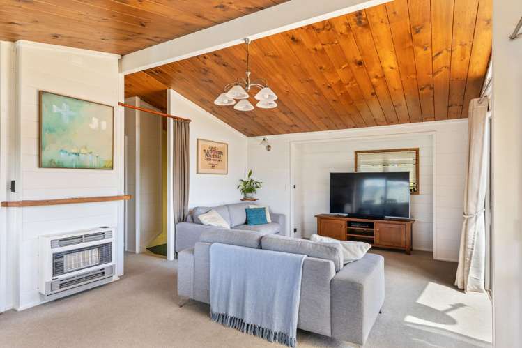 13 Lindaver Grove Merrilands_6