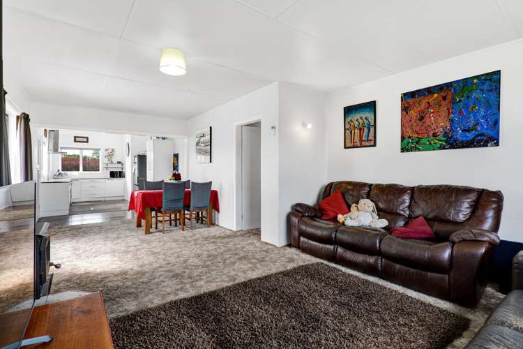 84 Mawhitiwhiti Road Normanby_14