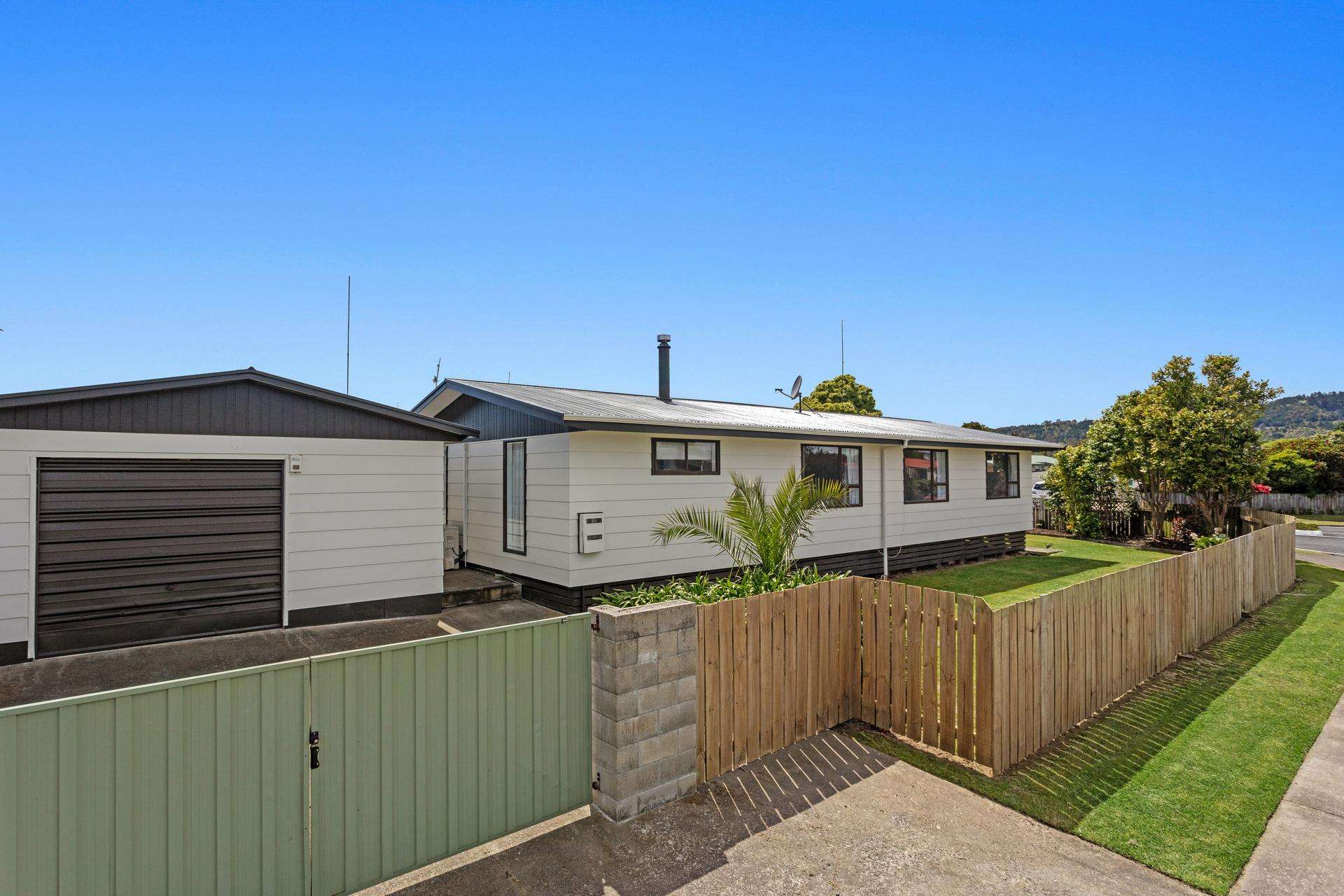 1 Edgewater Grove Whakatane_0