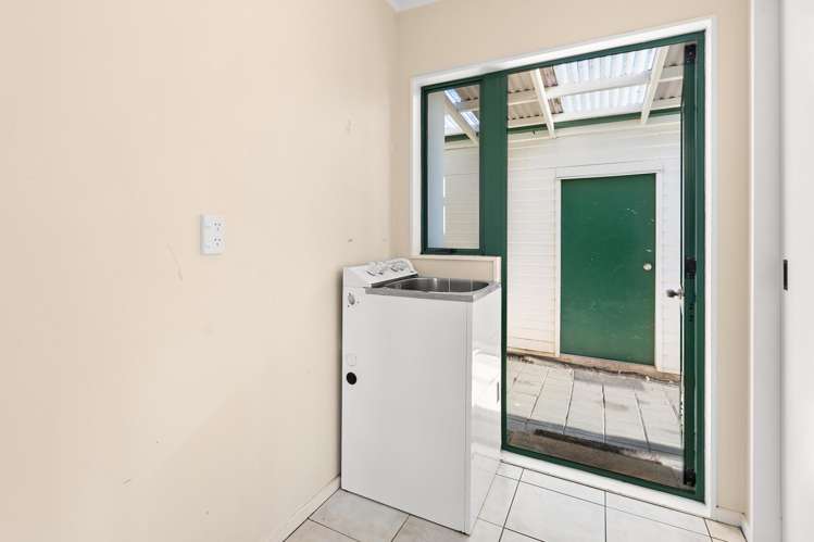 368 Balfour Road Ashley Clinton_10