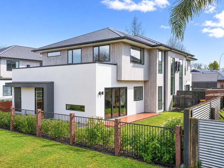 4/64 Banbury Crescent Fairfield_4