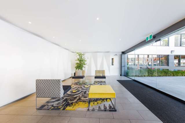 132 Hurstmere Road Takapuna_3