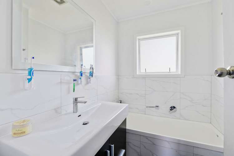 99 Vipond Road Stanmore Bay_8