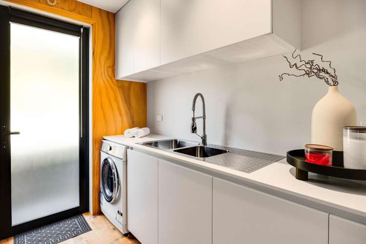 2 Pioneer Crescent Omaha_30