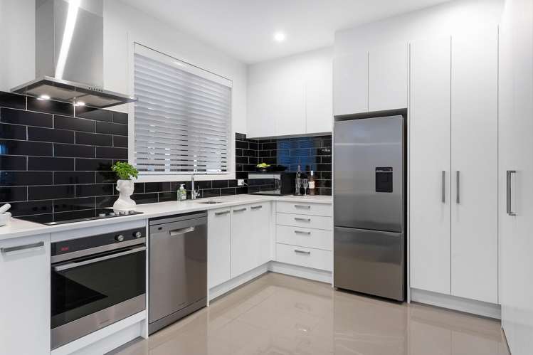 6/50 Ocean View Road Northcote_1