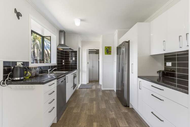 53 Stott Avenue Birkdale_20