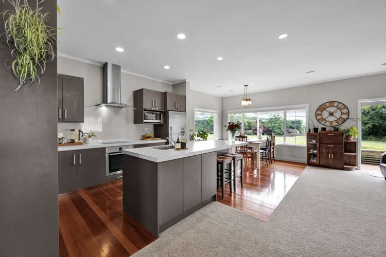 1048 Normanby Road Manaia_8