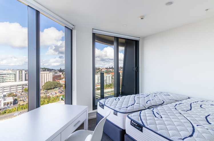 1502/18 Saint Martins Lane Grafton_8