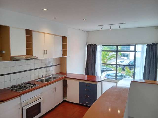 Unit B2/7-9 Tait Place Rosedale_4