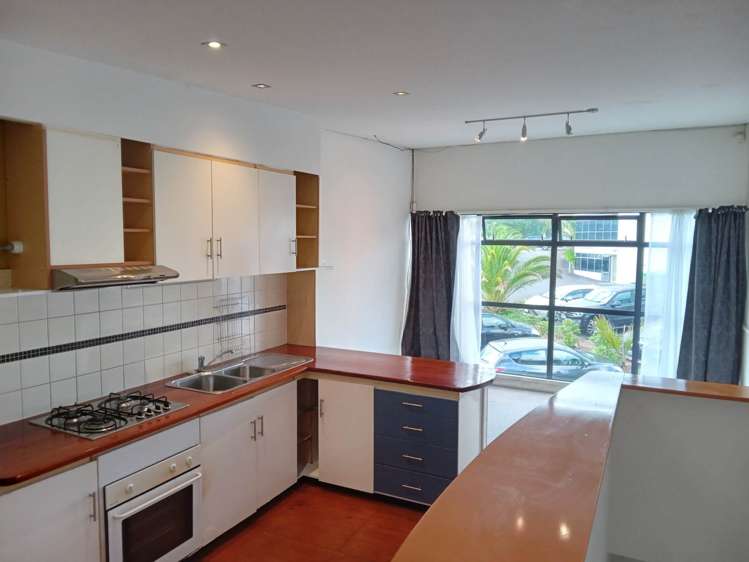 Unit B2/7-9 Tait Place Rosedale_0
