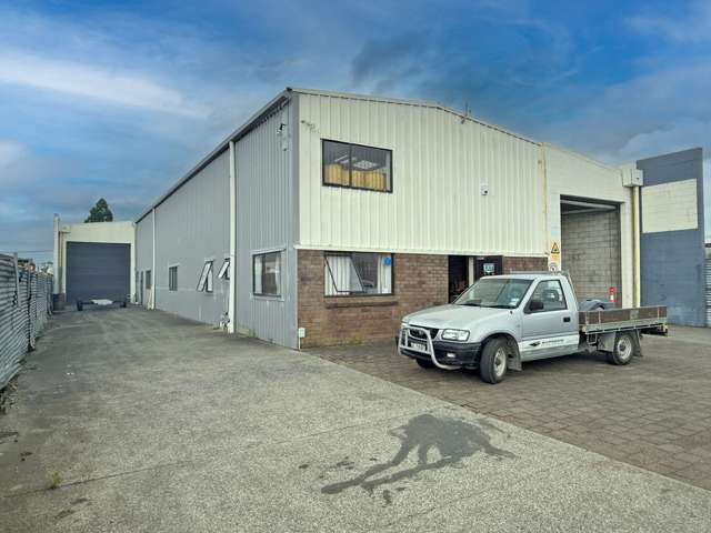 Dual Roller Doors, Secure Site