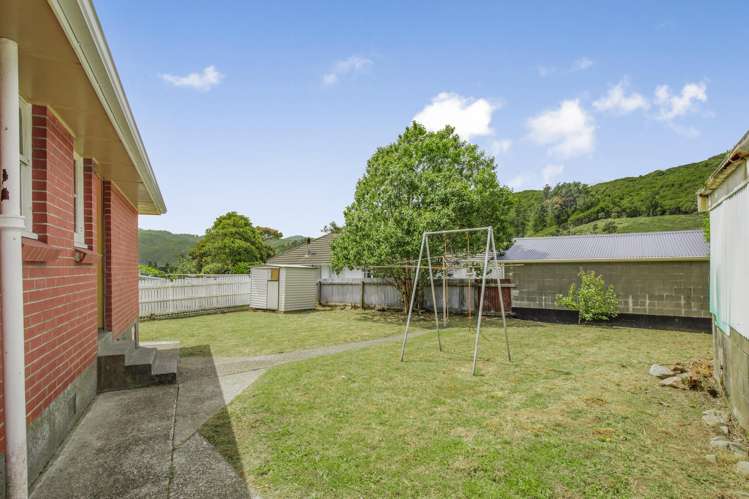 33 Lees Grove Wainuiomata_18