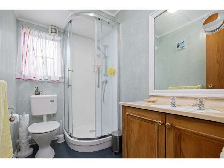 6 Kuripaka Crescent The Gardens_9