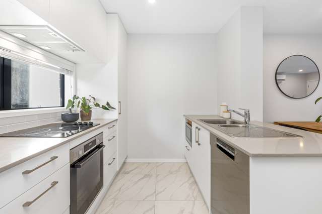8/3 Fairdale Place Birkdale_4