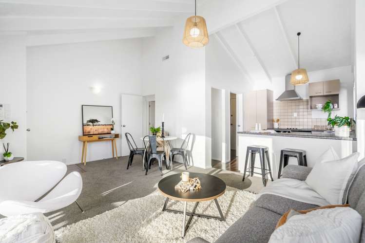 2/6 Oruamo Place Beach Haven_7