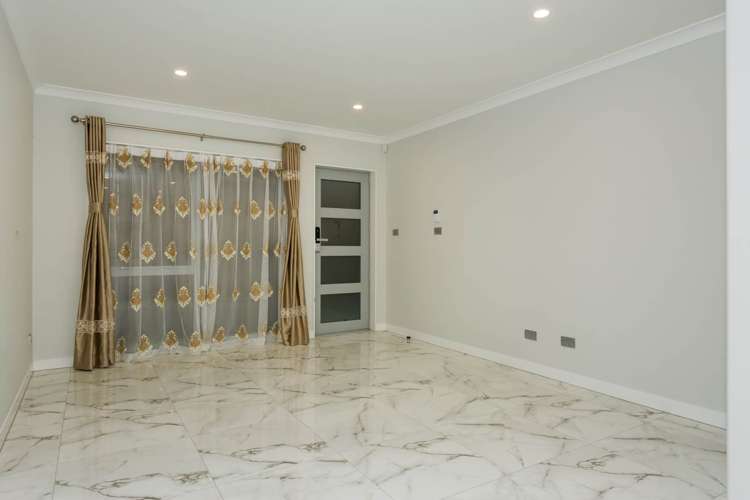 81 Lake Road Northcote_14