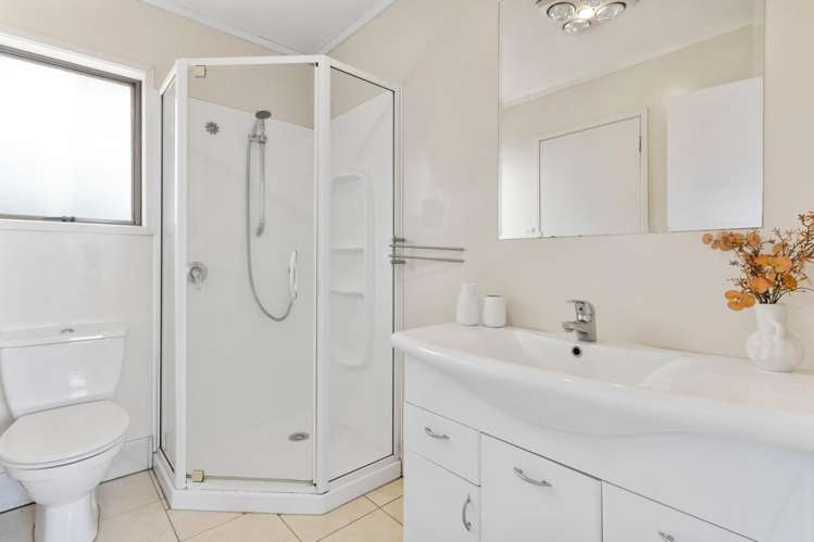 73 Rosecamp Road Beach Haven_16