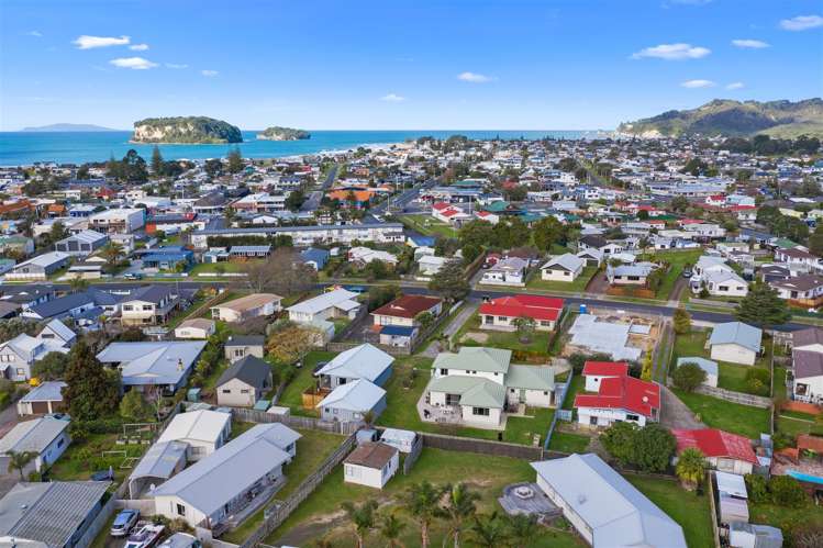 117 Charleston Avenue Whangamata_25