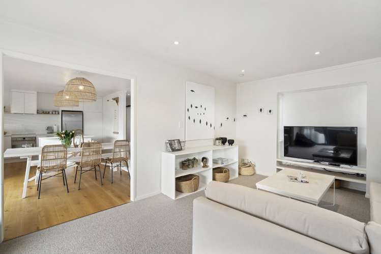 2/10 Merani Street Narrow Neck_8