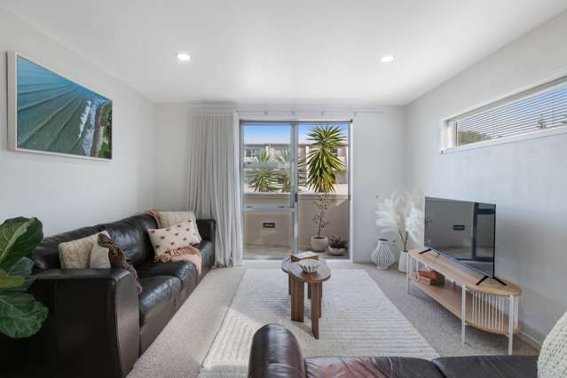 15/3 Riverside Road Orewa_3