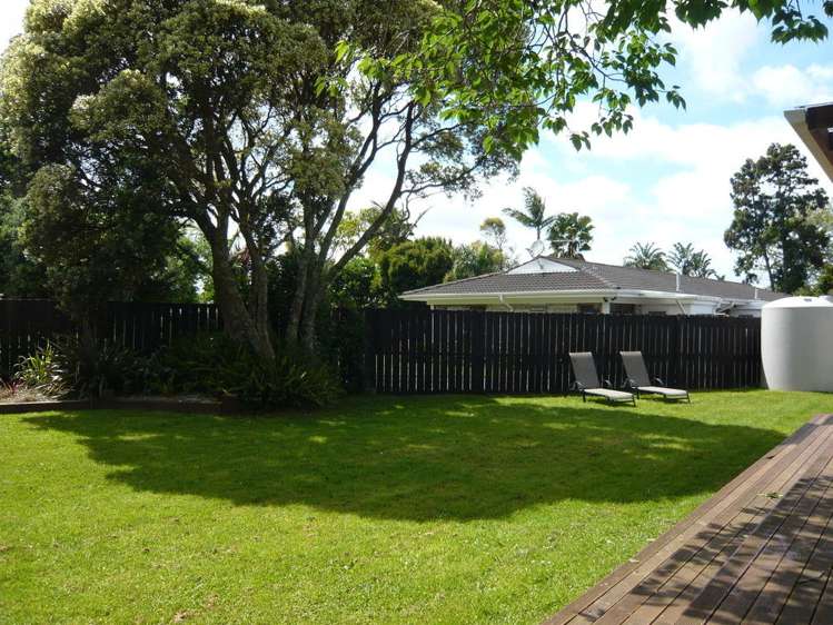 22 Montmere Avenue Te Atatu Peninsula_1
