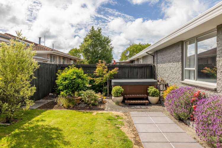 2/95 Cottonwood Street Parklands_11