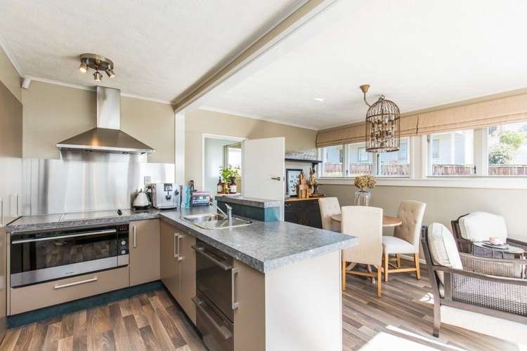 10 Kiwi Esplanade Mangere Bridge_8